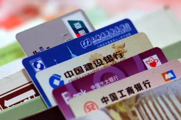 信用卡3个月逾期会上门吗，状态、后果及解决办法