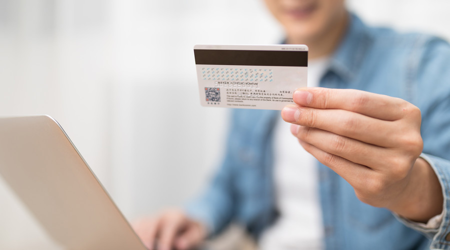 招商银行信用卡逾期案件上诉真实吗？法院会通知逾期被告吗？