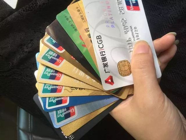 金条逾期4天还完不能用了吗，怎么办，为什么还不能用?