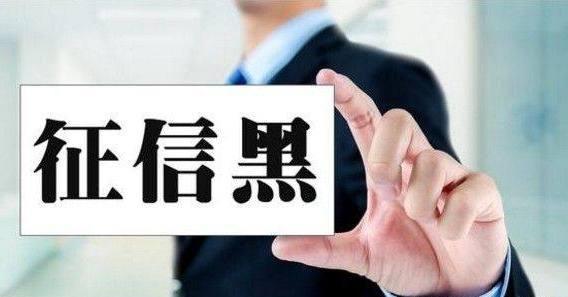 邮政信用卡逾期一万违约金多少钱，欠邮政信用卡一万四还不上怎么办？