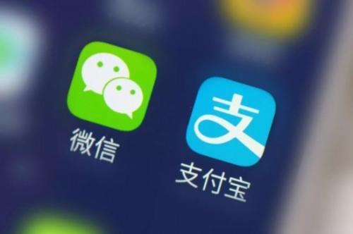 花呗逾期扣银行卡的钱，如何解决问题并能否追回扣款？