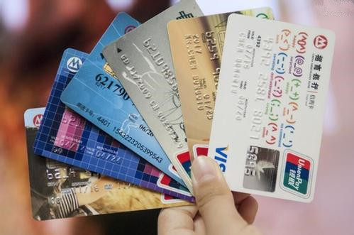 浦发银行逾期2万多每个月还500会起诉吗？