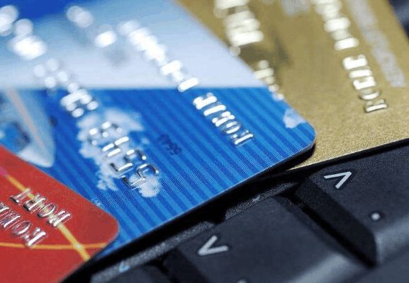 信用卡50万逾期罚息和利息多少？