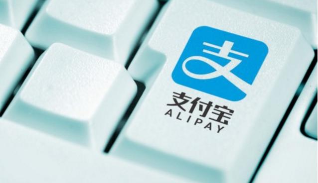 微粒贷逾期会自动扣关联卡里的钱安全吗？